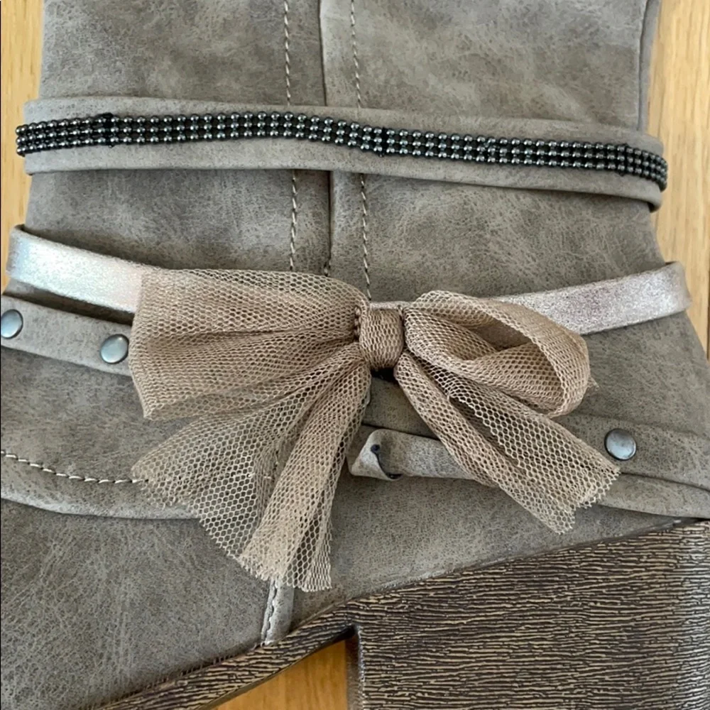 WORN ONCE Olive & Edie TAUPE color